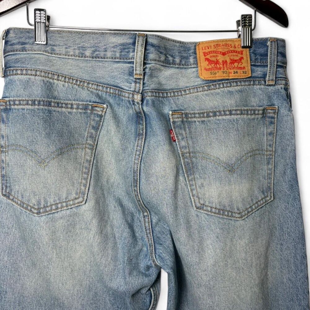 Levi's 550 '92 Early 2010s Reissue Light Wash Distressed Jeans 34x32 - Picture 5 of 11